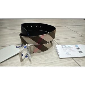 NWT men’s Burberry nova check belt size 32   80 cm comes with authentication pap